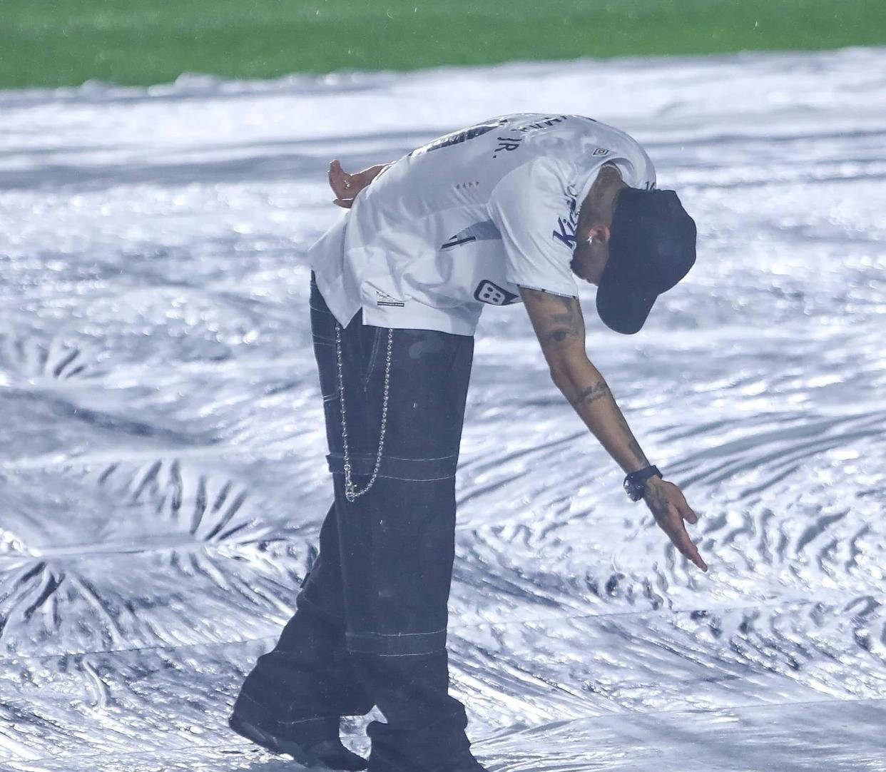 爱游戏入口 内马尔迎来十五赛季出色发挥,日本队观众热烈欢呼!