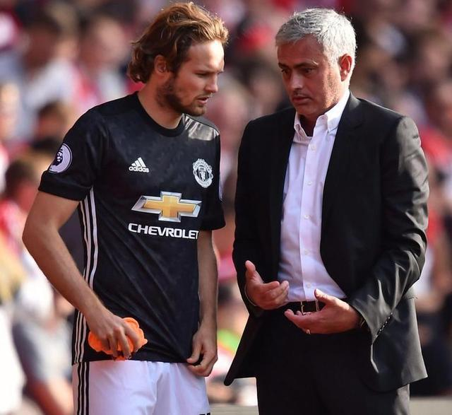 爱游戏手机版关于社区盾今夜再迎强敌，阿贾克斯防线松动，主帅态度：更衣室稳定，赛季目标并未改变的信息