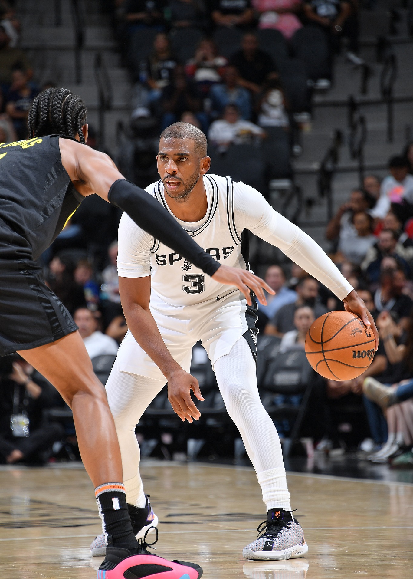 AYX爱游戏中国窗口期圣安东尼奥马刺备战NBA常规赛，豪取连胜细节曝光，赛场秩序良好，训练强度明显提升的简单介绍